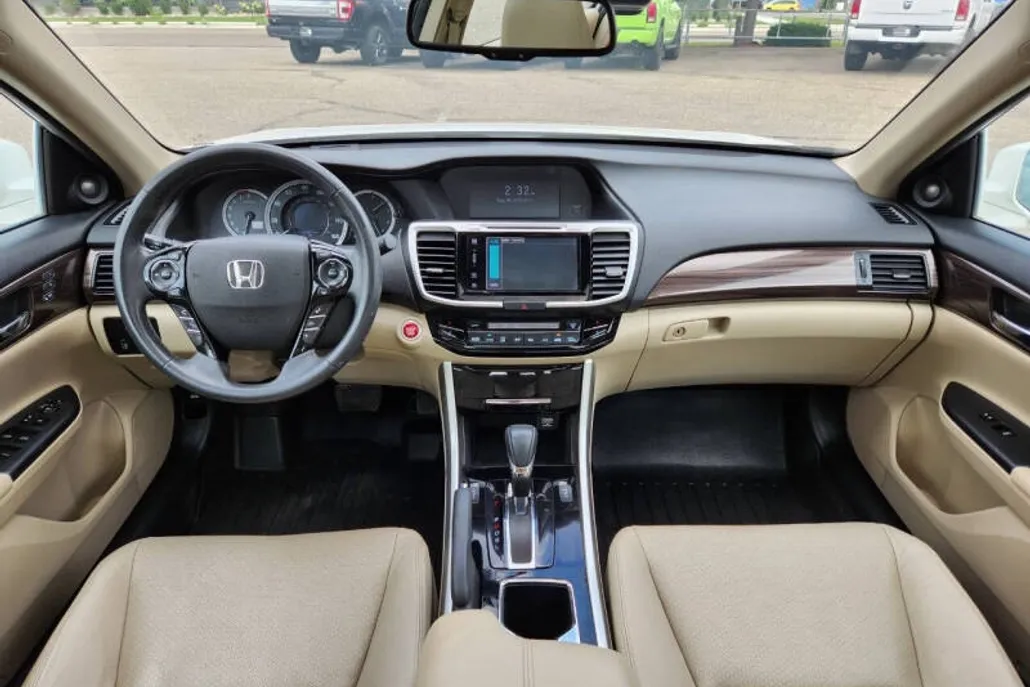 2017 Honda Accord EX-L photo 1