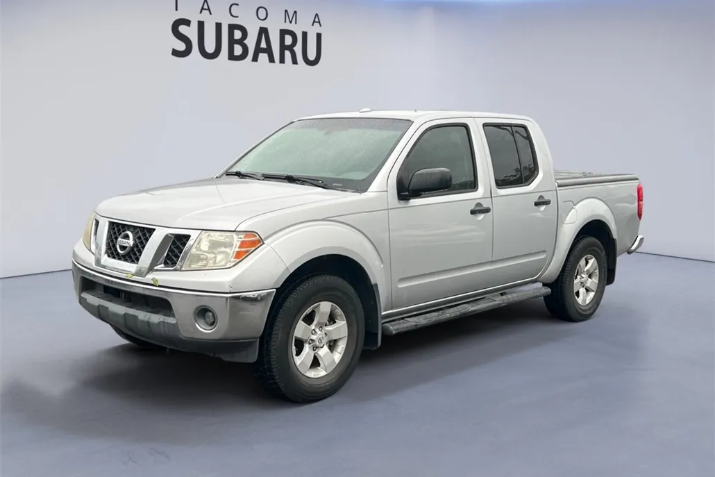 2011 Nissan Frontier SV photo 1