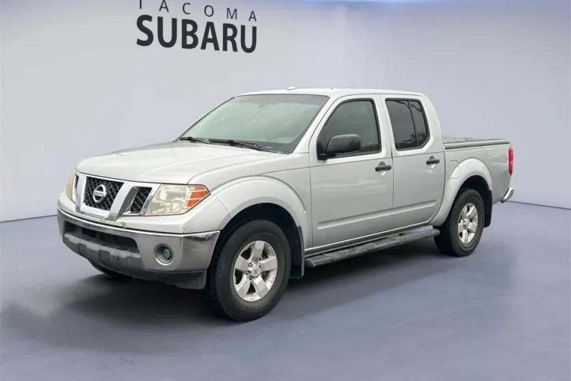 2011 Nissan Frontier SV photo 1