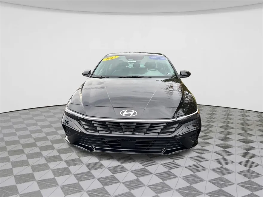 2025 Hyundai Elantra SEL Convenience photo 1