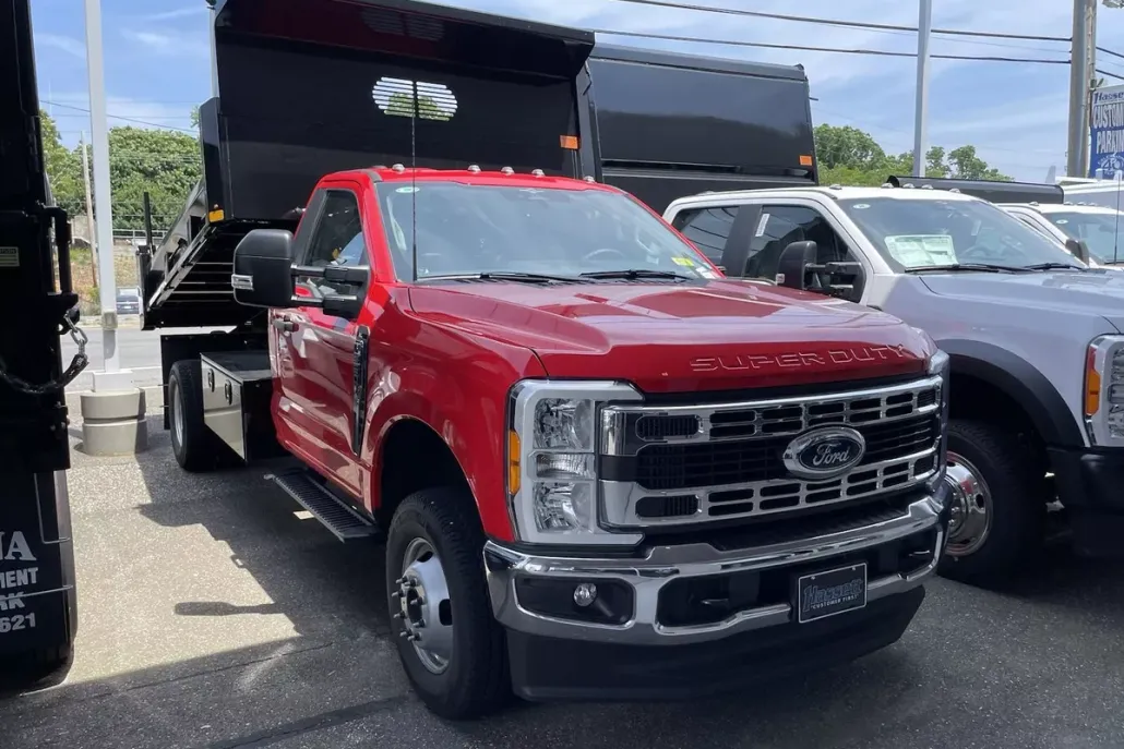 2023 Ford F-350 XL photo 1