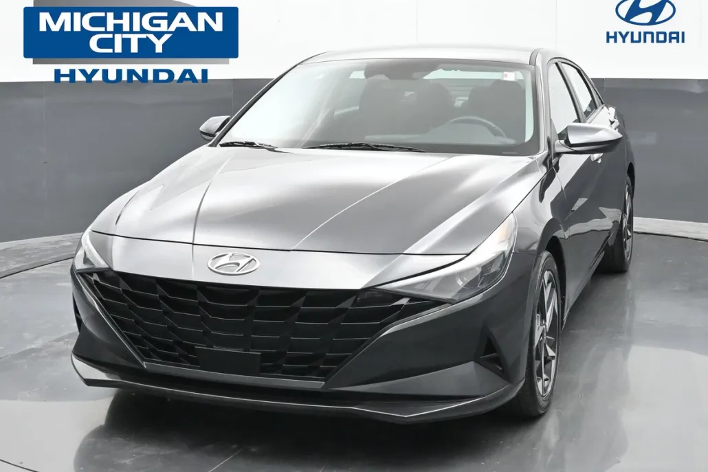 2023 Hyundai Elantra SEL Convenience photo 1