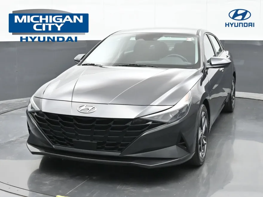 2023 Hyundai Elantra SEL Convenience photo 1