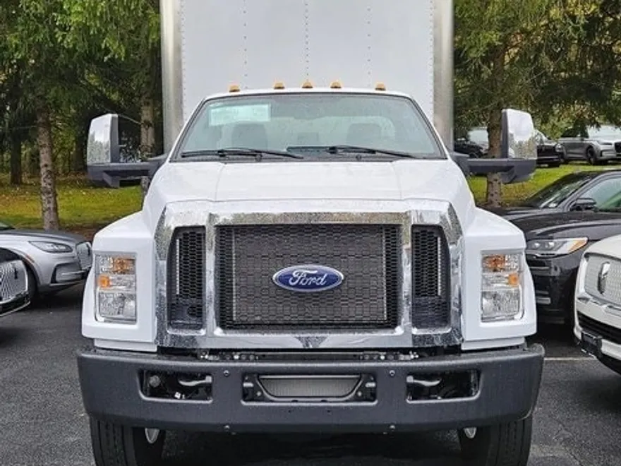 2024 Ford F-650 Base photo 1