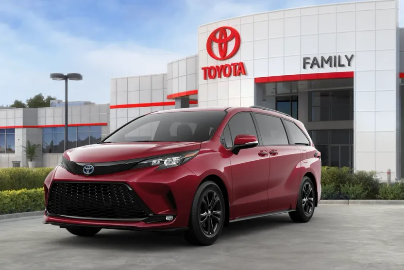 2025 Toyota Sienna XSE photo 1