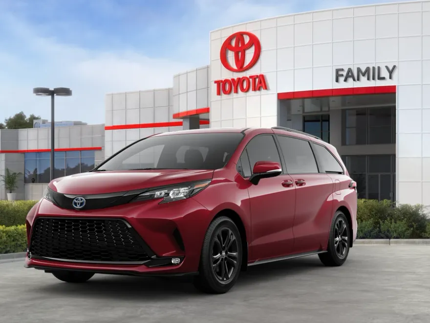 2025 Toyota Sienna XSE photo 1