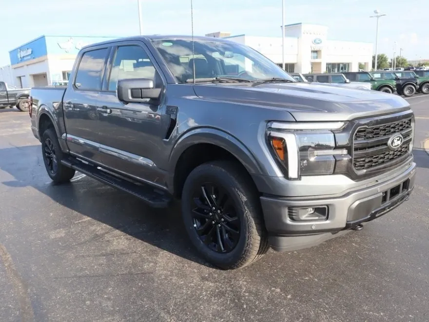 2025 Ford F-150 Lariat photo 1