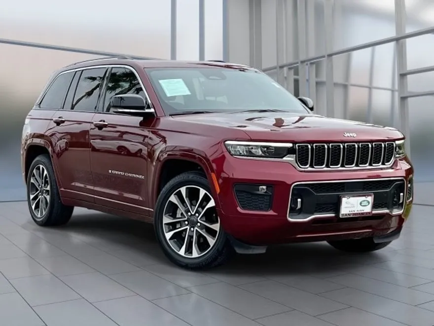 2023 Jeep Grand Cherokee Overland photo 1