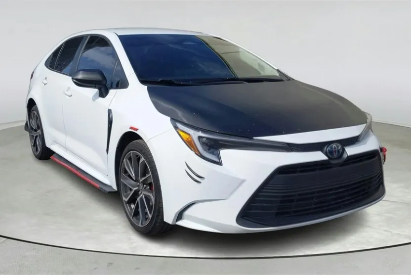 2024 Toyota Corolla Hybrid LE photo 1
