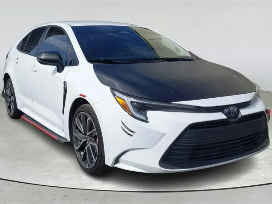 2024 Toyota Corolla Hybrid LE photo 1