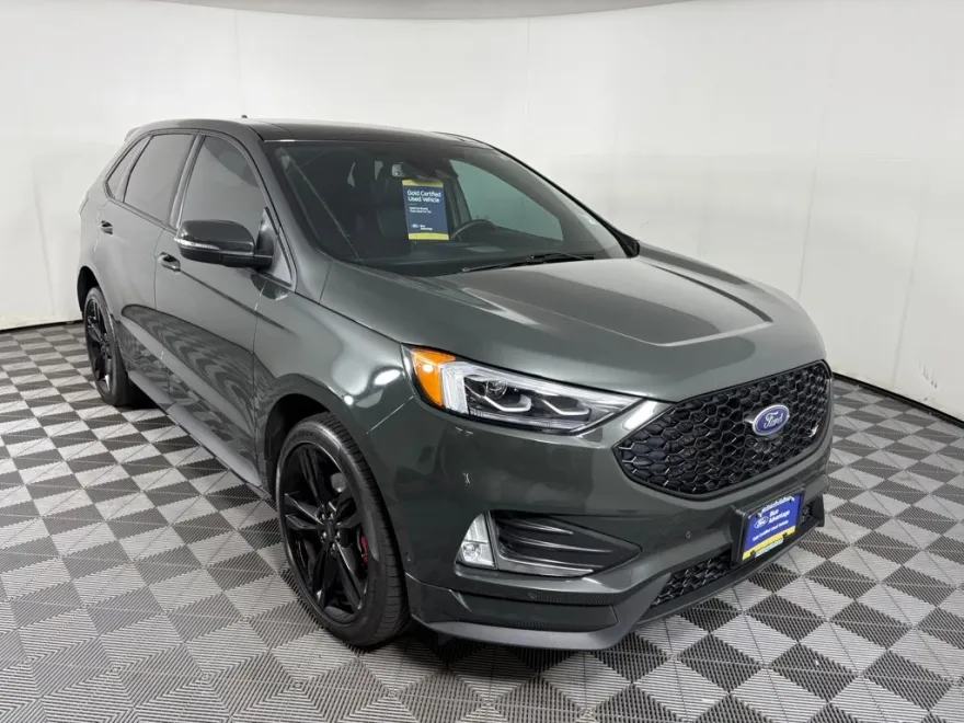 2024 Ford Edge ST photo 1