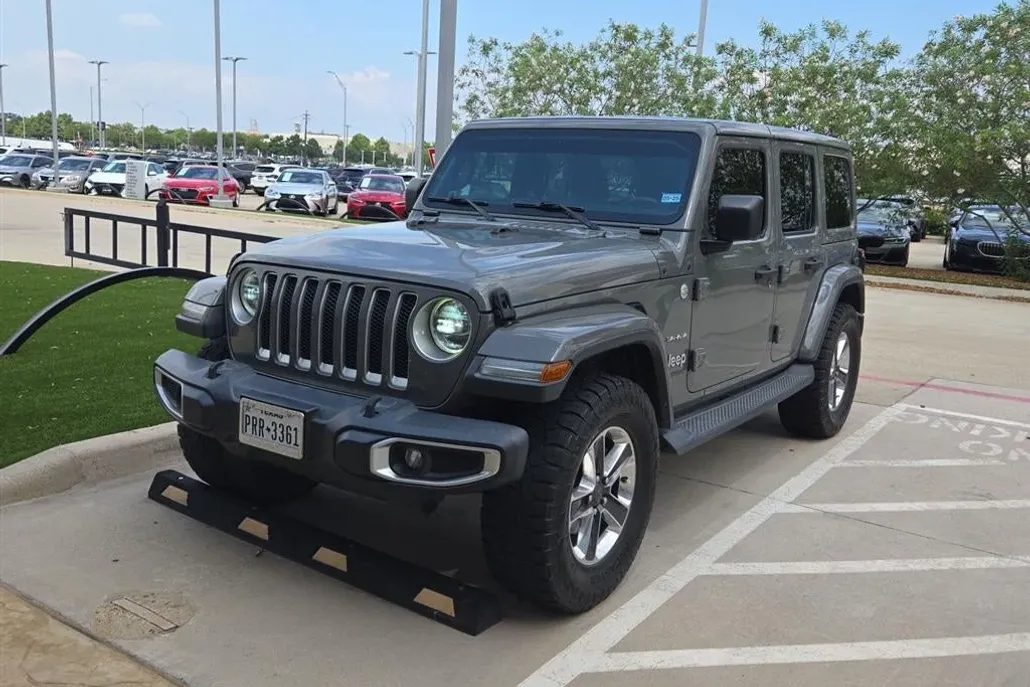 2018 Jeep Wrangler Unlimited Sahara photo 1
