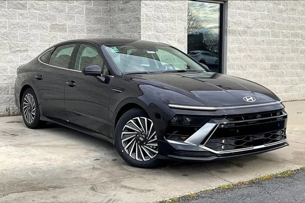 2025 Hyundai Sonata Hybrid Limited photo 1