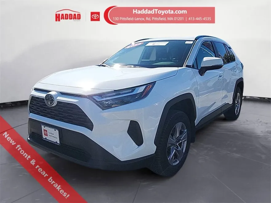 2022 Toyota RAV4 XLE photo 1