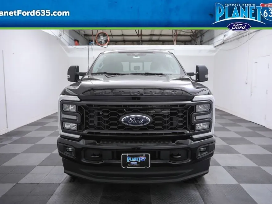 2025 Ford F-250 XL photo 1