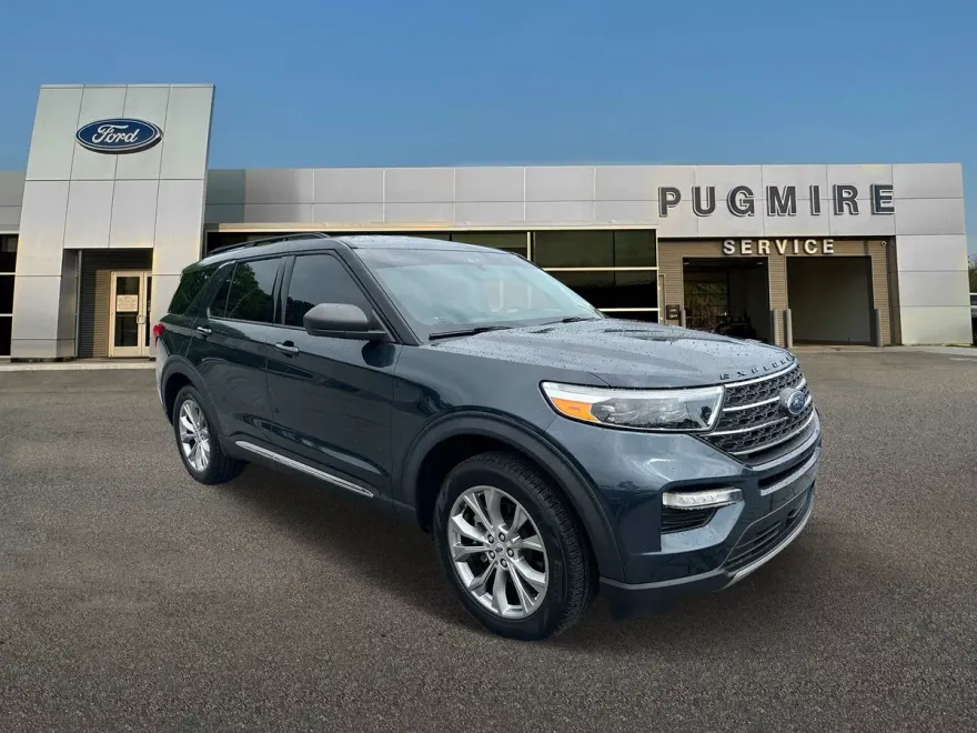 2022 Ford Explorer XLT photo 1
