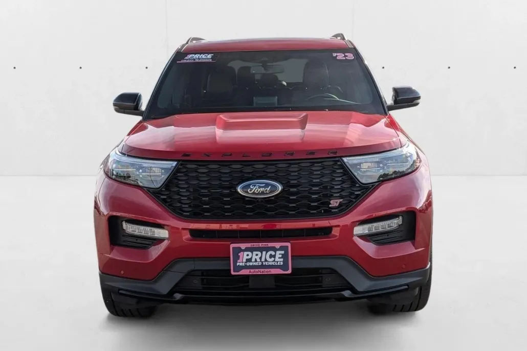 2023 Ford Explorer ST photo 1