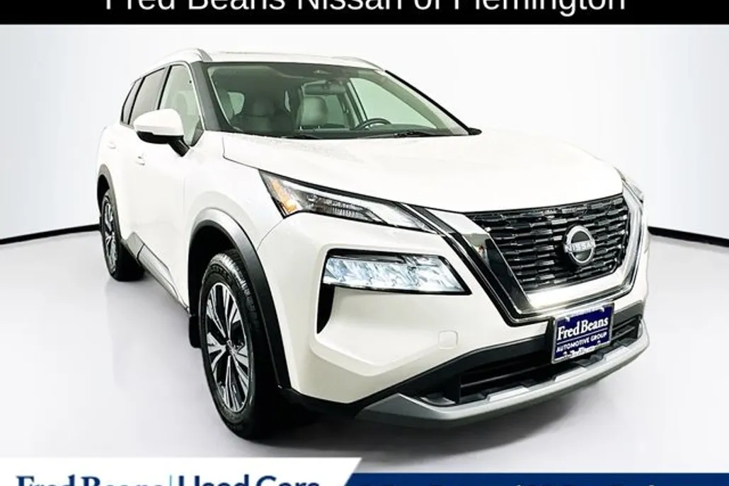 2022 Nissan Rogue SV photo 1