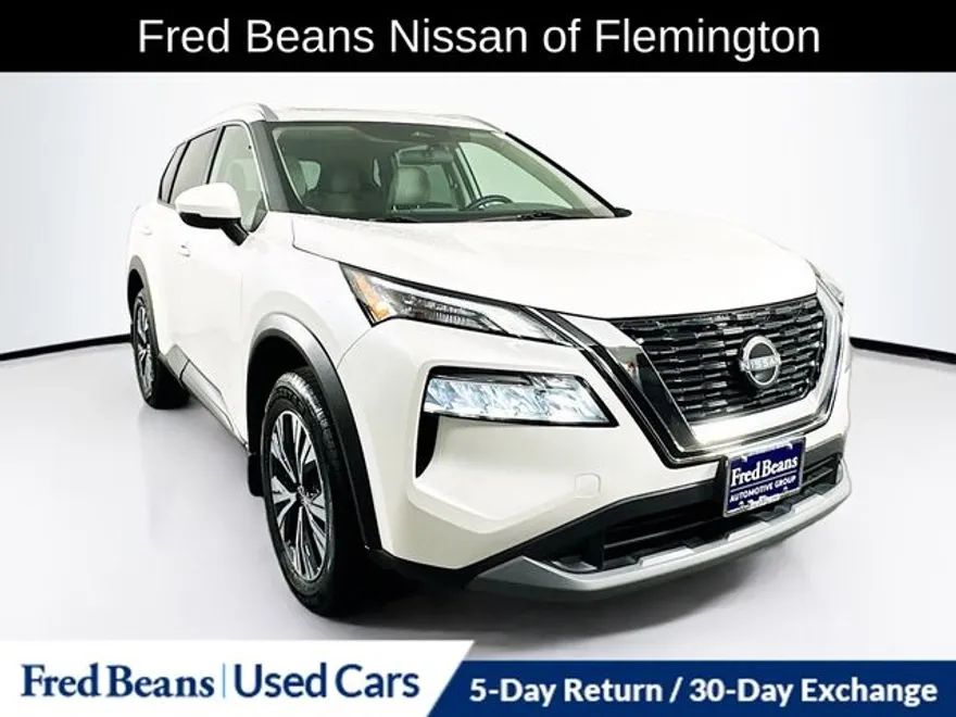 2022 Nissan Rogue SV photo 1
