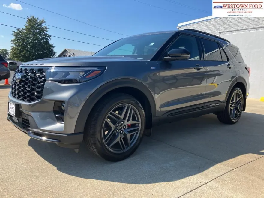 2025 Ford Explorer ST-Line photo 1