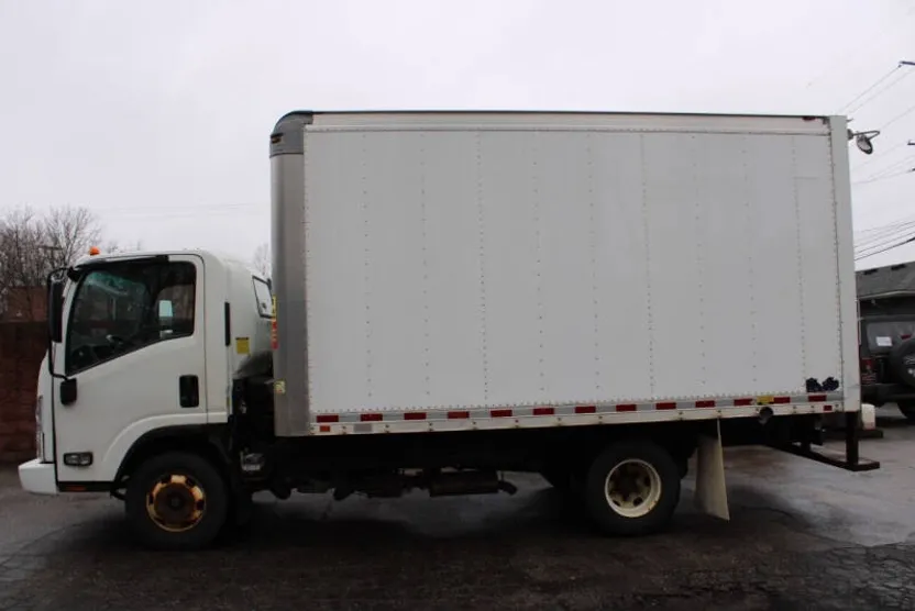2015 Isuzu NPR photo 1