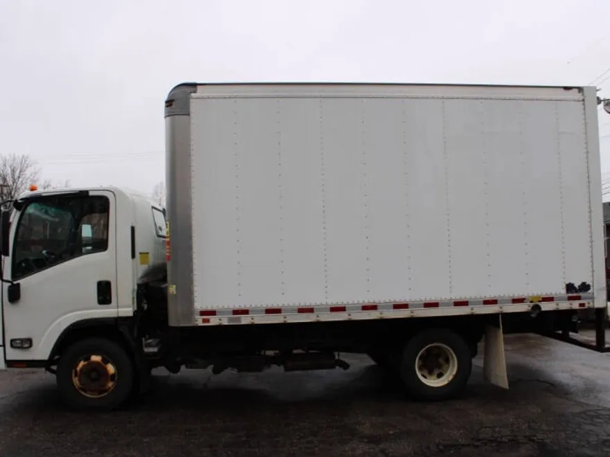 2015 Isuzu NPR photo 1