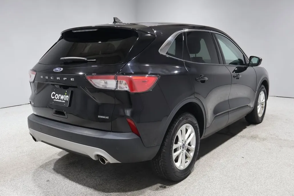 2021 Ford Escape SE photo 1