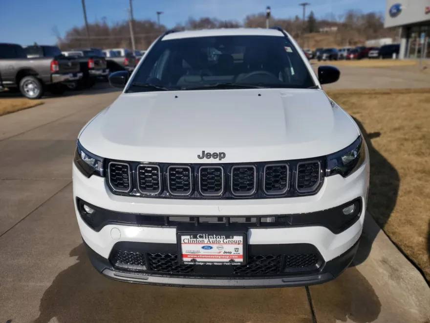2025 Jeep Compass Latitude photo 2
