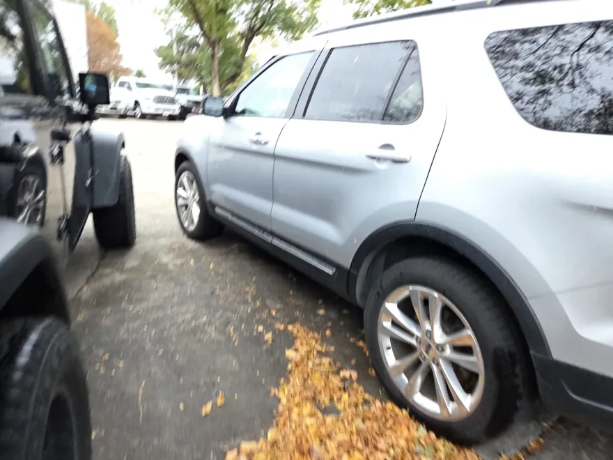 2019 Ford Explorer XLT photo 1