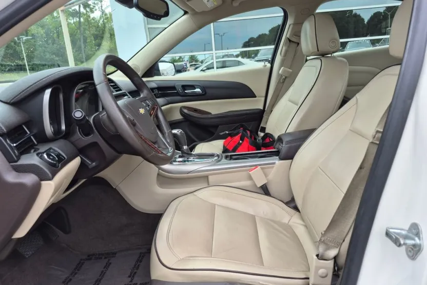 2013 Chevrolet Malibu LTZ photo 1