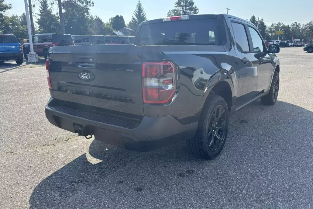 2025 Ford Maverick XLT photo 1