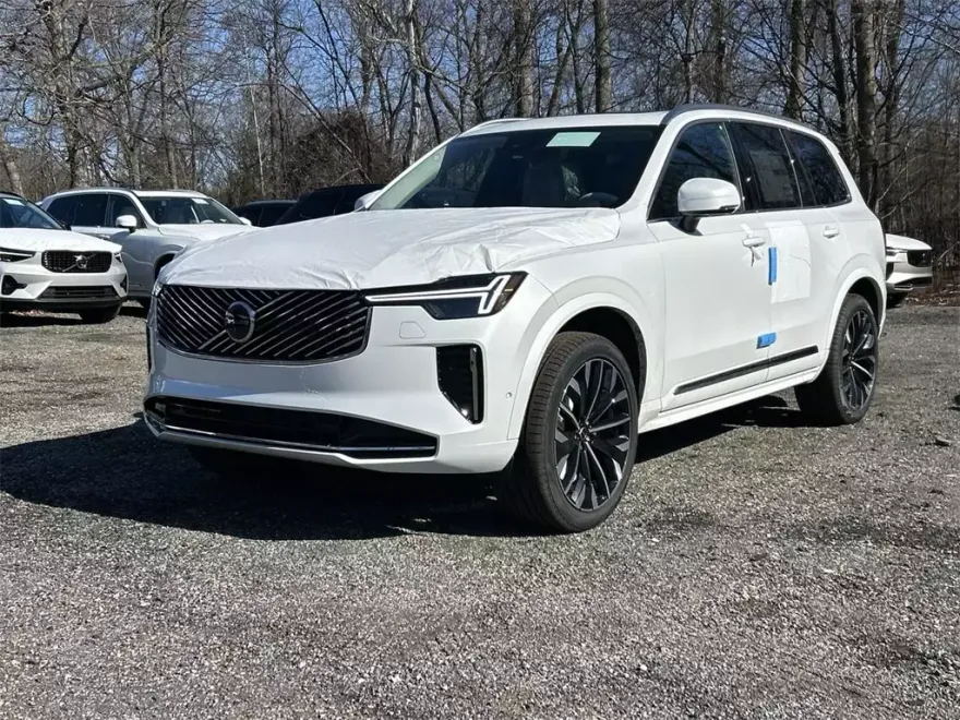 2025 Volvo XC90 Plus photo 1
