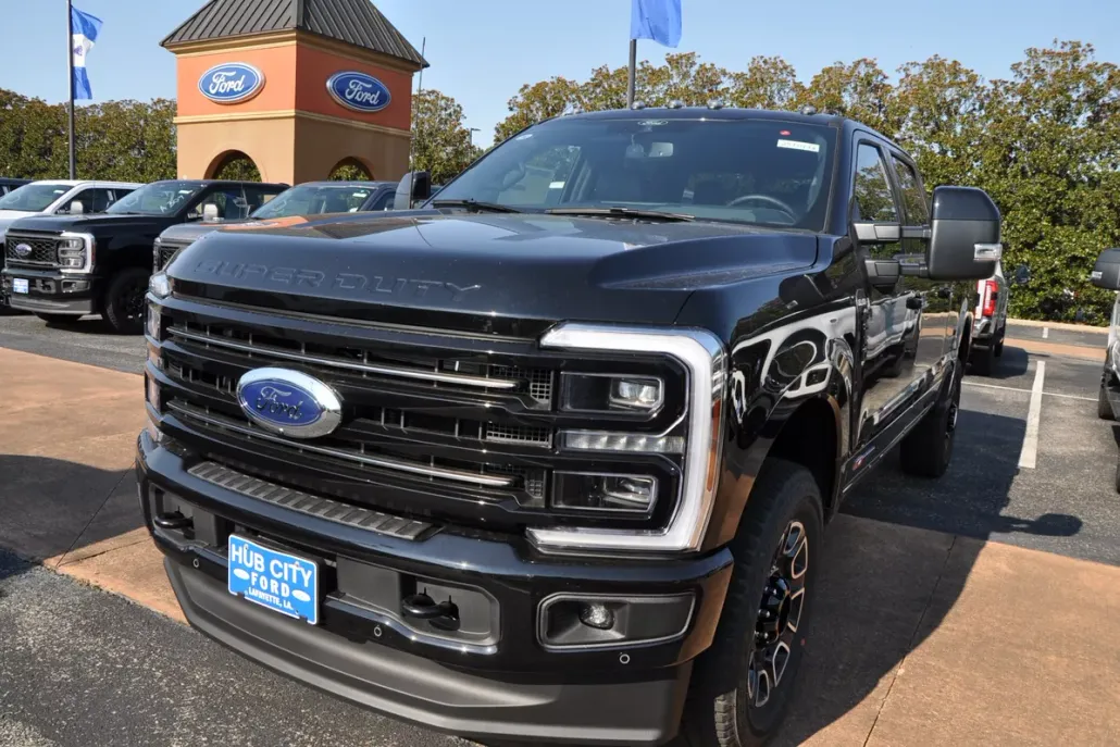 2025 Ford F-250 Platinum photo 1