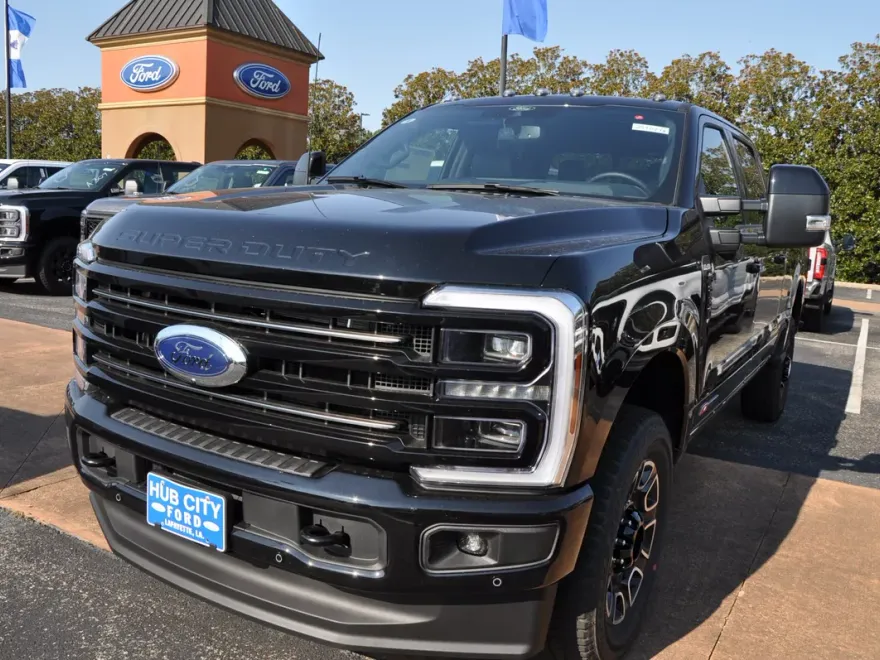 2025 Ford F-250 Platinum photo 1
