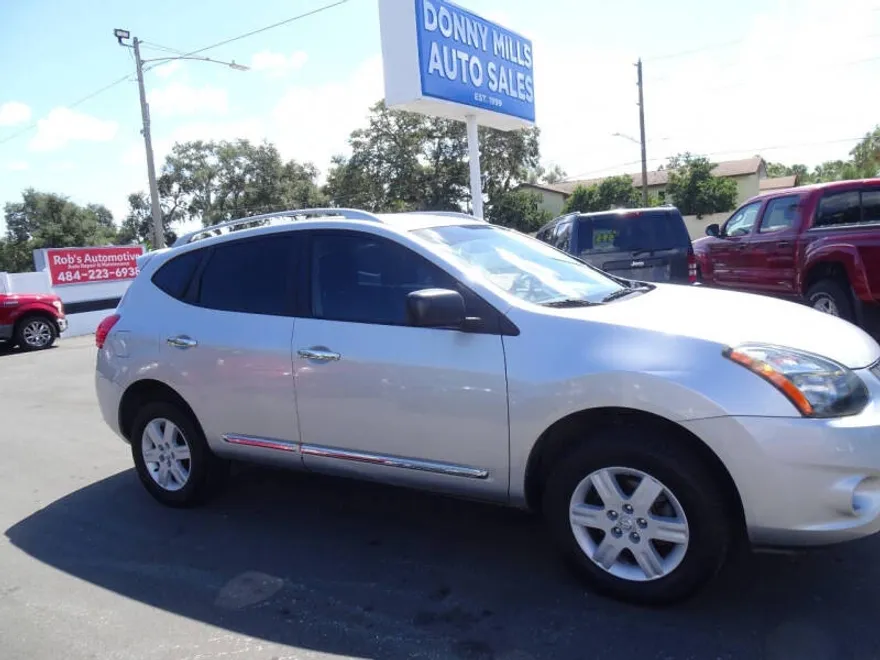 2015 Nissan Rogue Select S photo 1