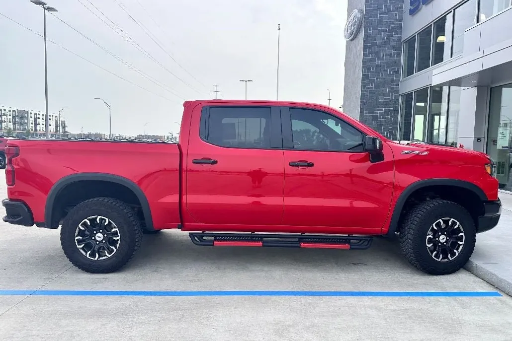 2023 Chevrolet Silverado 1500 ZR2 photo 1