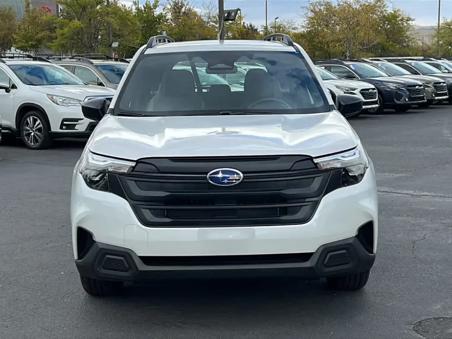 2025 Subaru Forester Base photo 1