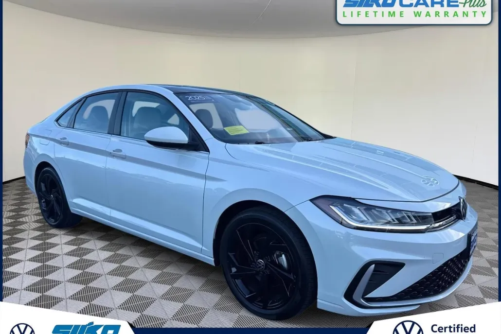 2025 Volkswagen Jetta SE photo 1