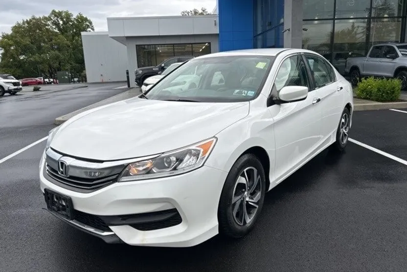 2016 Honda Accord LX photo 1