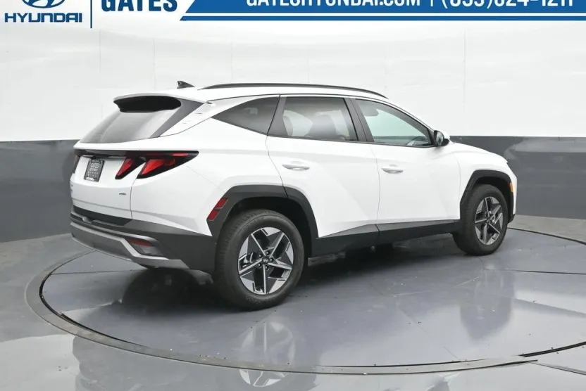 2025 Hyundai Tucson SEL photo 1