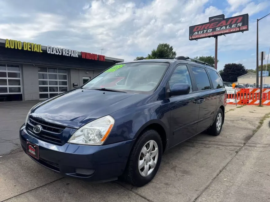 2008 Kia Sedona LX photo 1