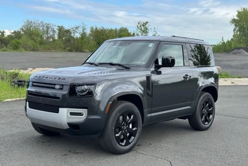 2025 Land Rover Defender 90 S photo 1