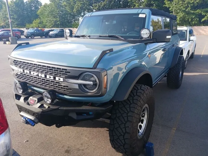2022 Ford Bronco Badlands photo 1
