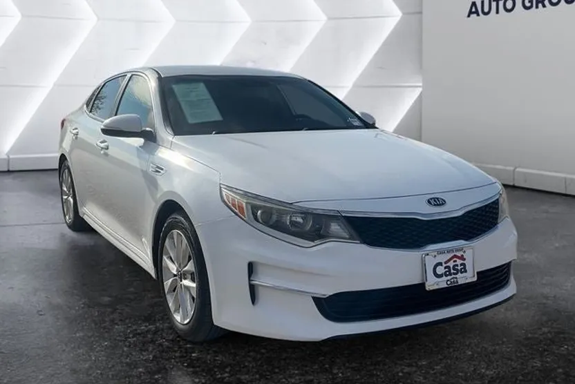 2018 Kia Optima LX photo 1
