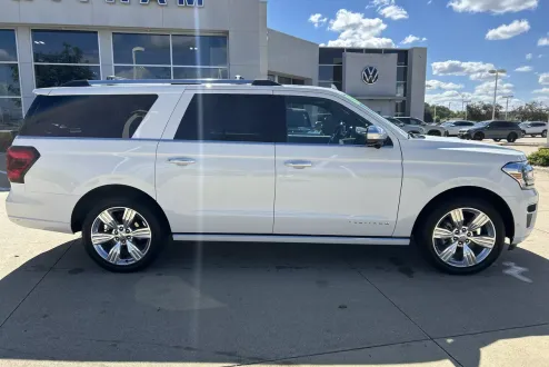 2024 Ford Expedition MAX Platinum photo 2