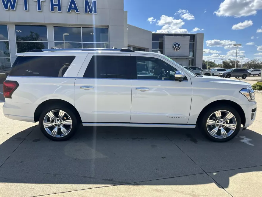 2024 Ford Expedition MAX Platinum photo 2