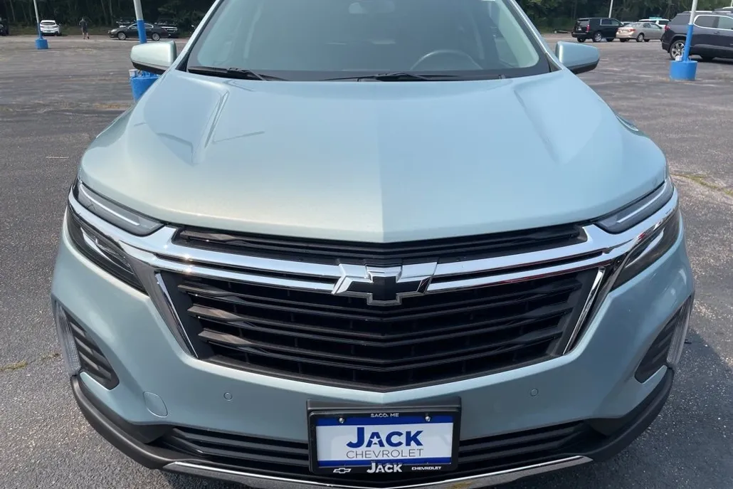 2022 Chevrolet Equinox LT photo 1