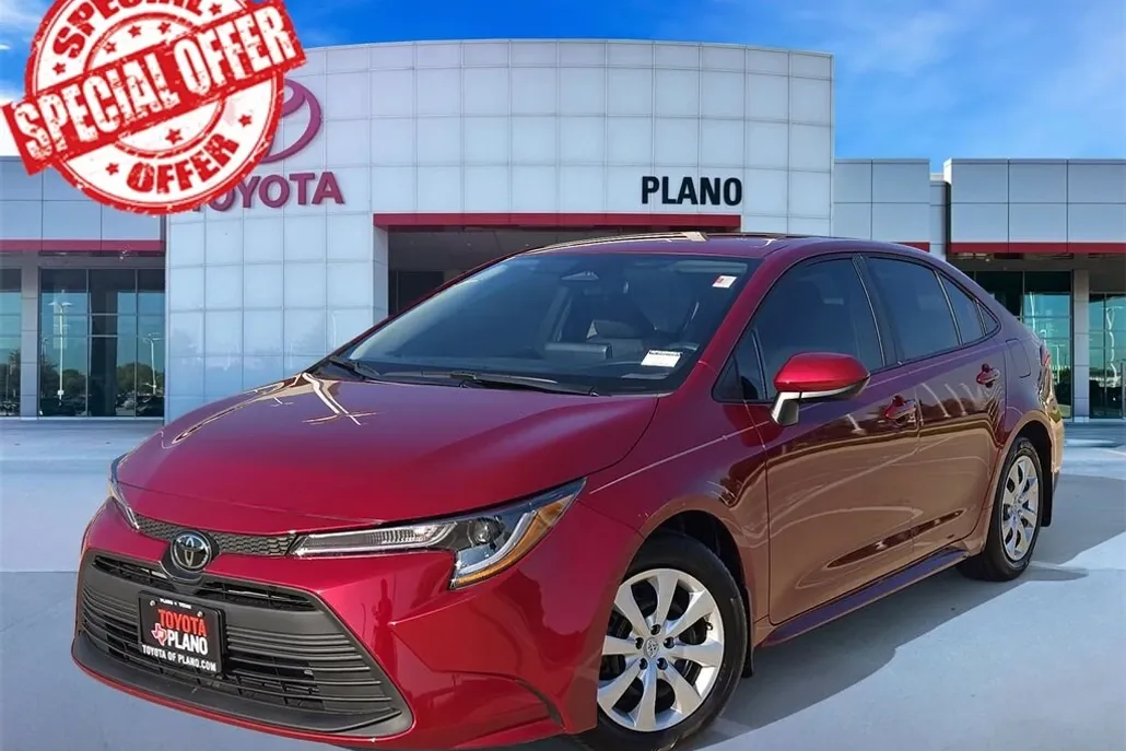 2024 Toyota Corolla LE photo 1