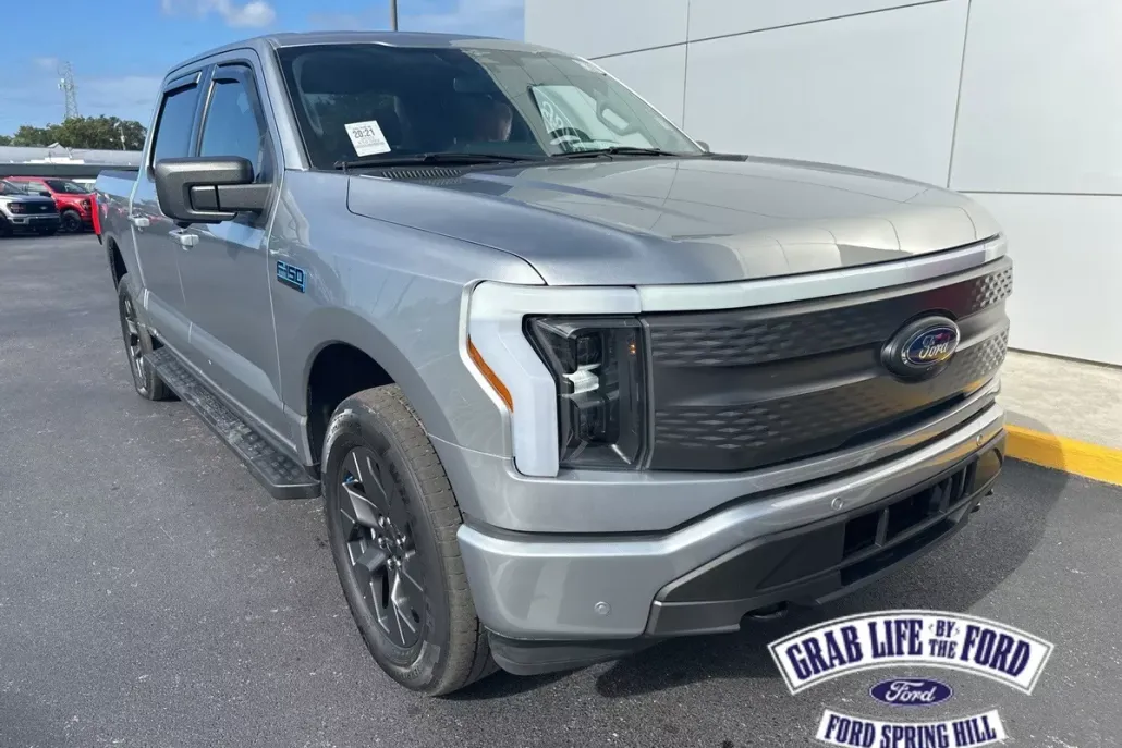 2023 Ford F-150 Lightning XLT photo 1