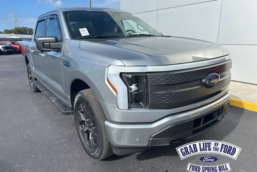 2023 Ford F-150 Lightning XLT photo 1